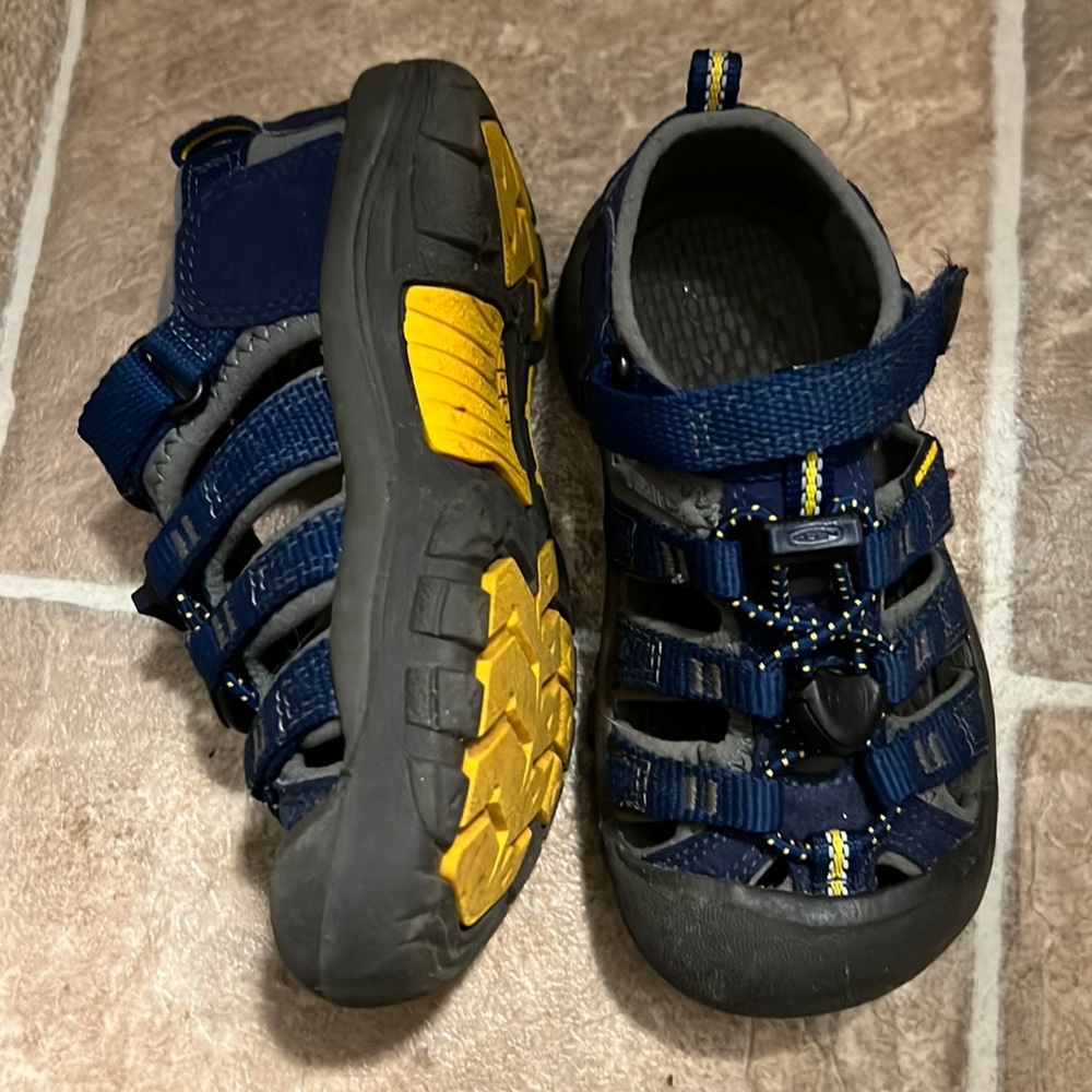 Keens Toddler Size 10